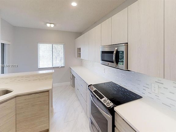 3rd image of 16343 Malibu Dr #20