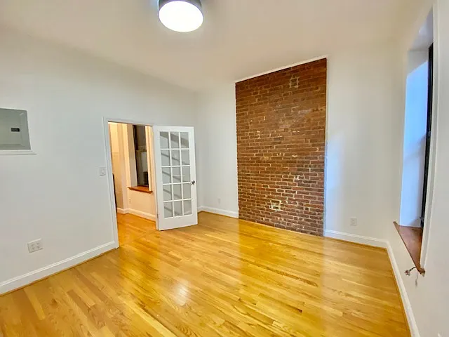 306 E 11th St #4C — Photo 4