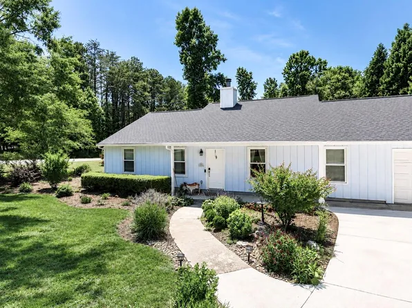 105 Lake Top Ln, Statesville, NC 28677