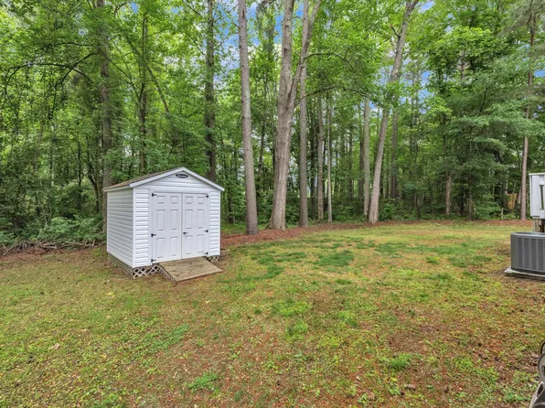 196 Marlin Ln, Smithfield, NC 27577