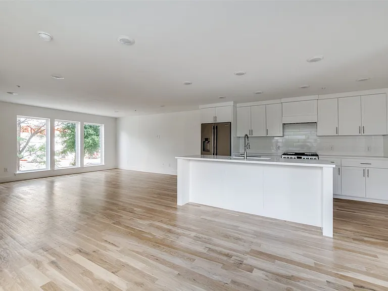 1612 Grigsby Ave #102 — Photo 3