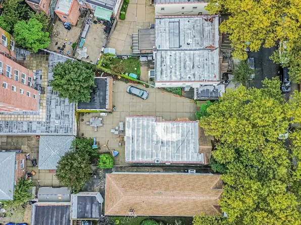 33 Manhattan Court image 32 of 32