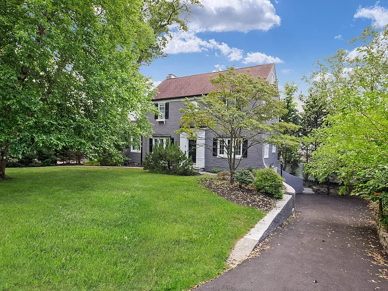 79 Edgewood Ave — Photo 15
