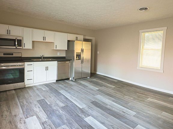5th image of 1019 S 8th St #B
