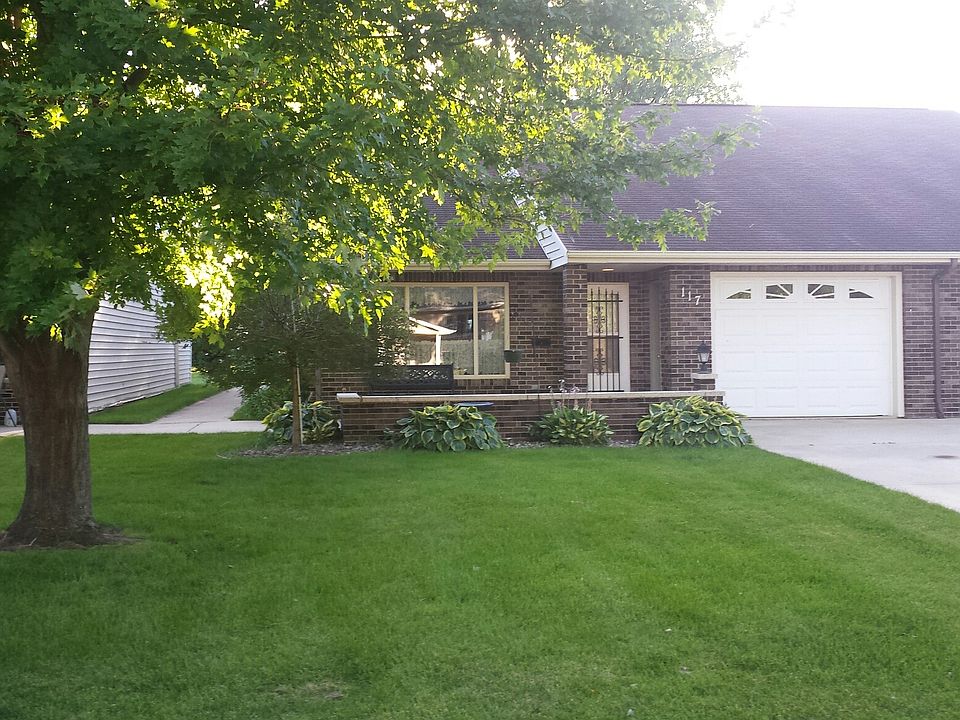 2nd image of 117 3rd St SE