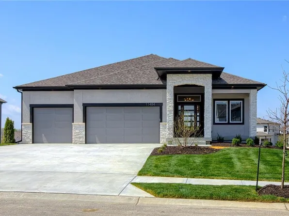 11484 S Roundtree St, Olathe, KS 66061