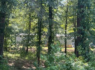 377 Possum Point Dr, Eatonton, GA 31024
