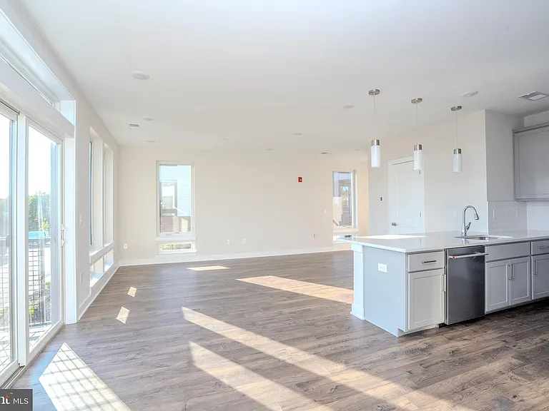 112 Village Dr — Photo 10