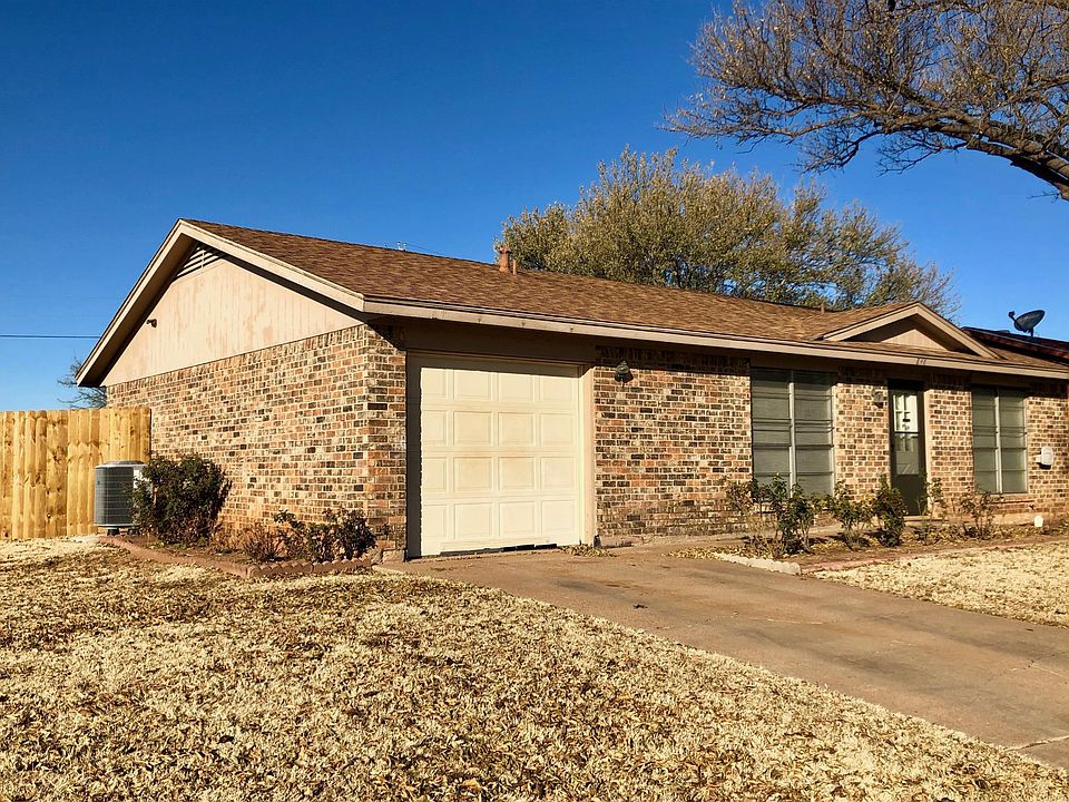 2nd image of 898 Presidio Dr