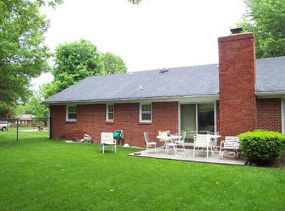 2nd image of 2025 E Winchester Dr