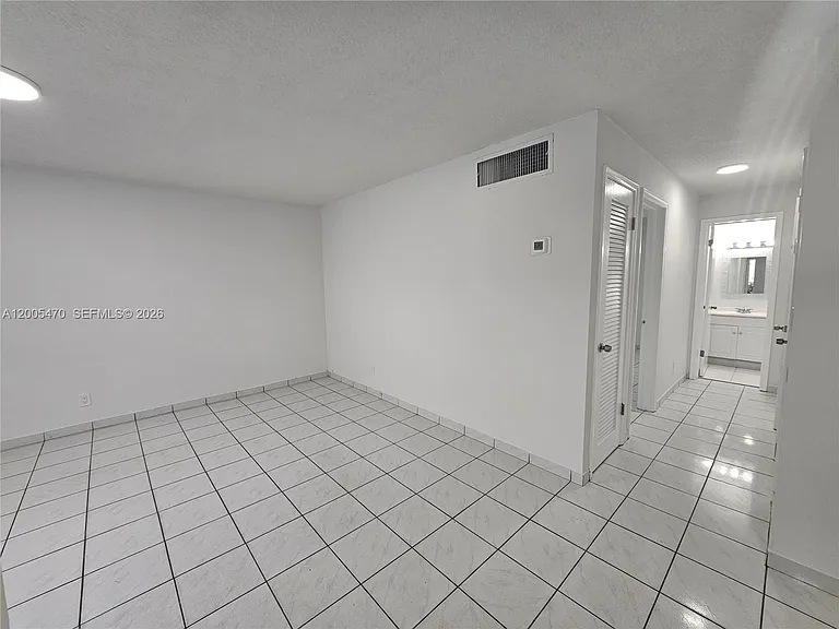1719 Wiley St #2 — Photo 5