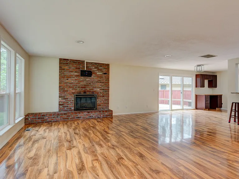 1230 SW Ingleside Ct — Photo 7