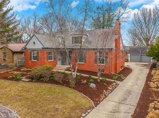 114 S Mercer Ave, Bloomington, IL 61701