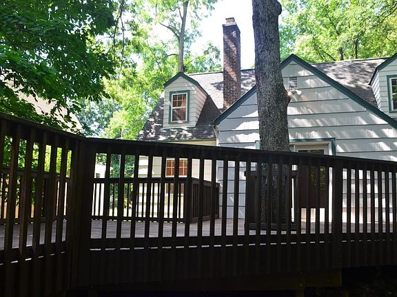 4th image of 691 Overbrook Dr