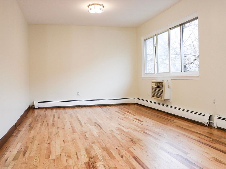 1st image of 1476B 68th St #B76b