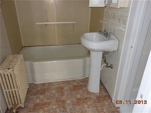 4th image of 14 Clayton Ave
