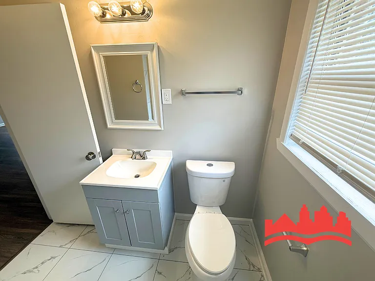 142 Jeanne Dr — Photo 9
