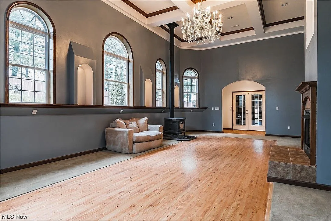 3 bed, 3.0 bath, 3549 sqft, $1,872 — Photo 2