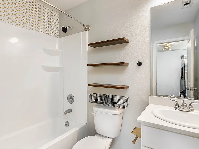 225 Virginia St — Photo 12