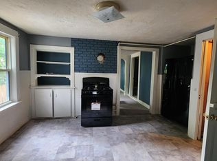 27 Hale St #B, Fitchburg, MA 01420