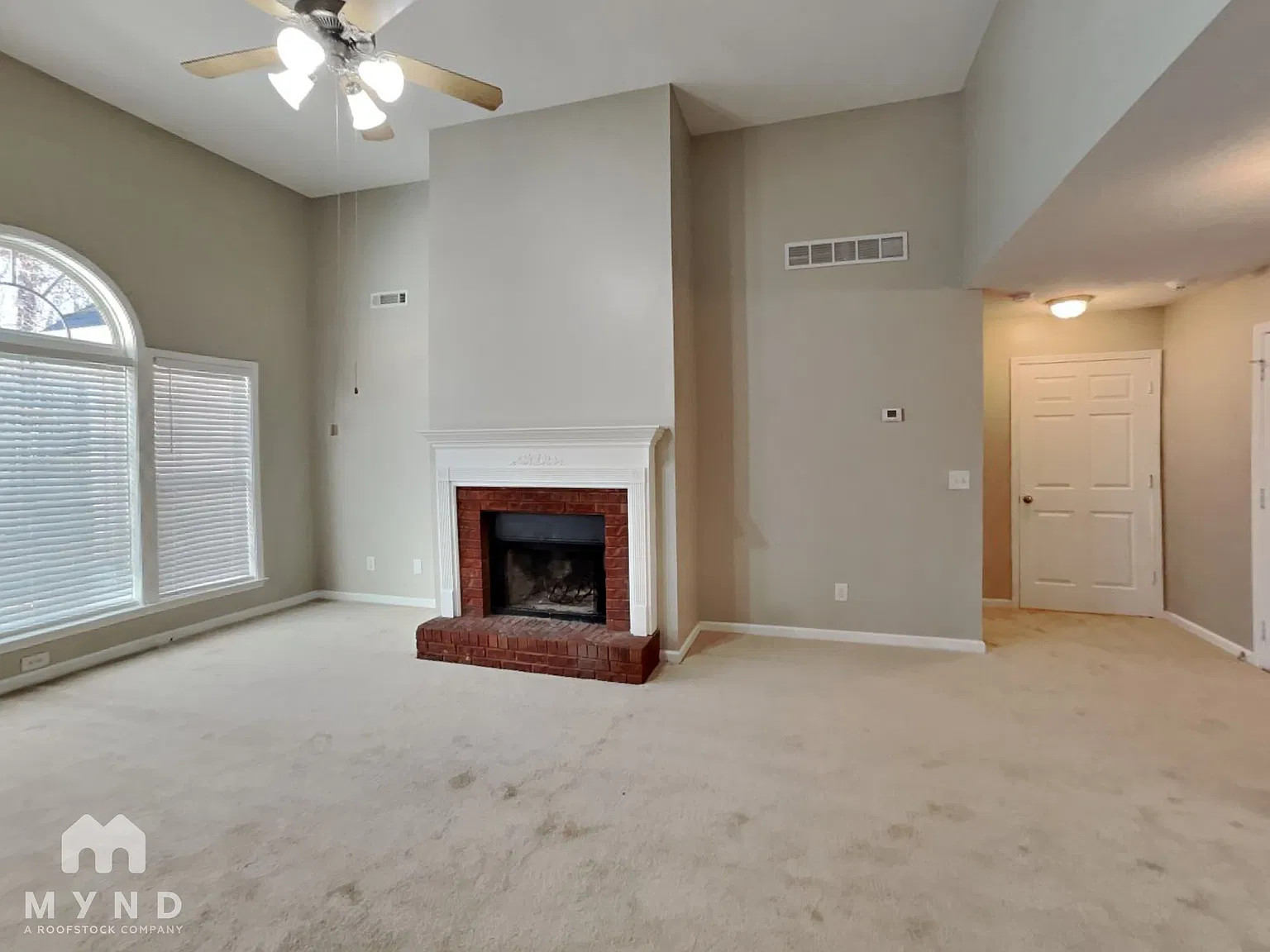 3 bed, 2.0 bath, 1458 sqft, $1,885 — Photo 3
