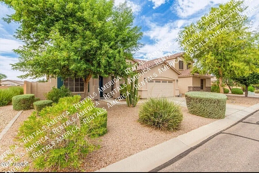 Spacious 4 Bedroom Home in Rancho Bella Vista South — Photo 2