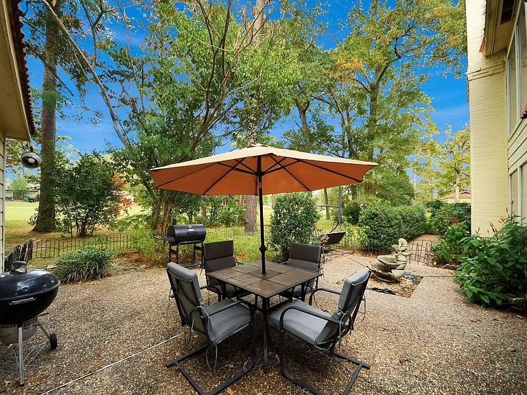17 Winged Foot Dr — Photo 1