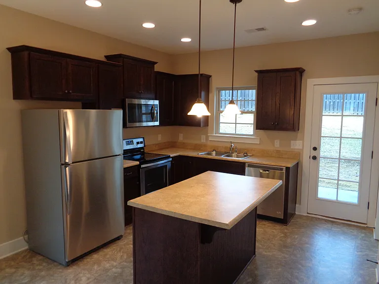 4395 Ridgemont Cir — Photo 4