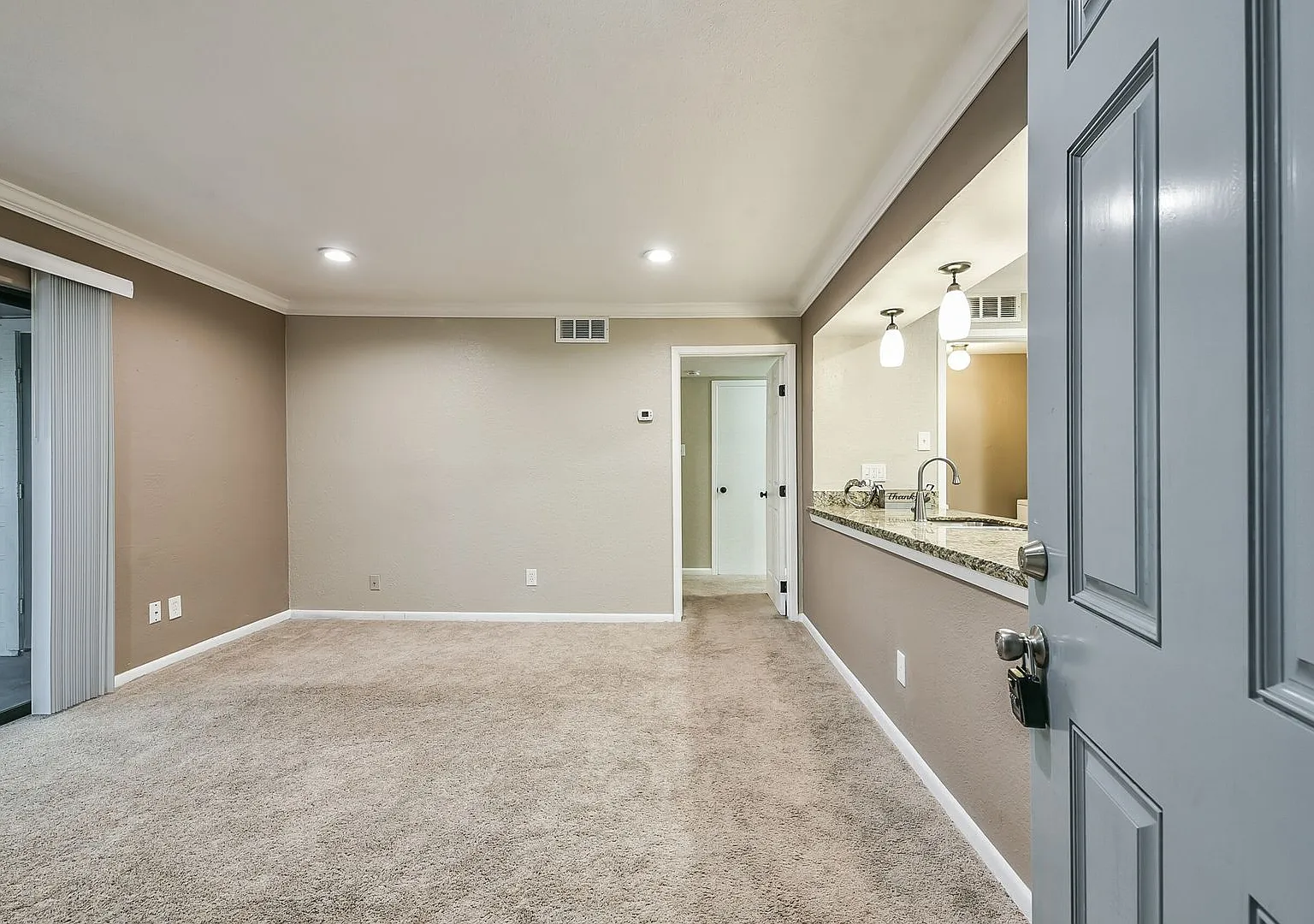One BR Condo Near Clear Lake — Photo 2