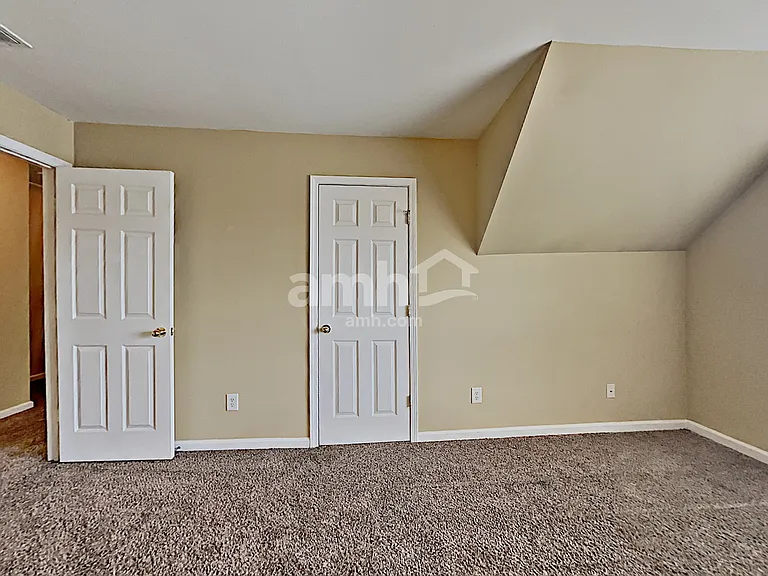2251 Monthemer Cv — Photo 17