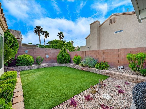2nd image of 1514 Camino Summit Ave