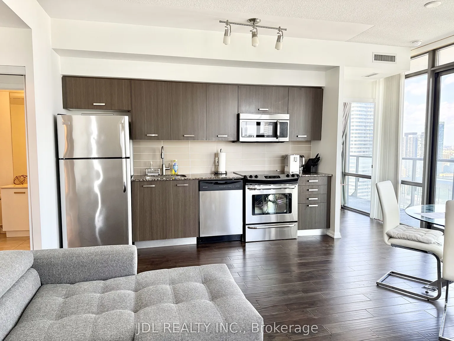 2 bed, $3,800 — Photo 4