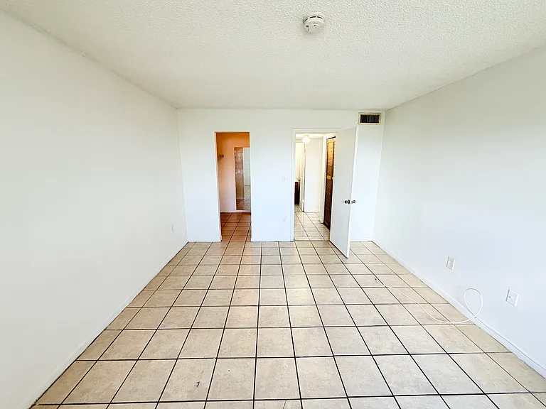 3700 NW 21st St #203 — Photo 7