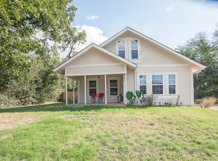 705 E James St, Wills Point, TX 75169
