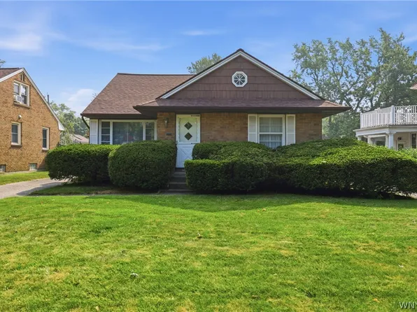 600 Roycroft Blvd, Cheektowaga, NY 14225