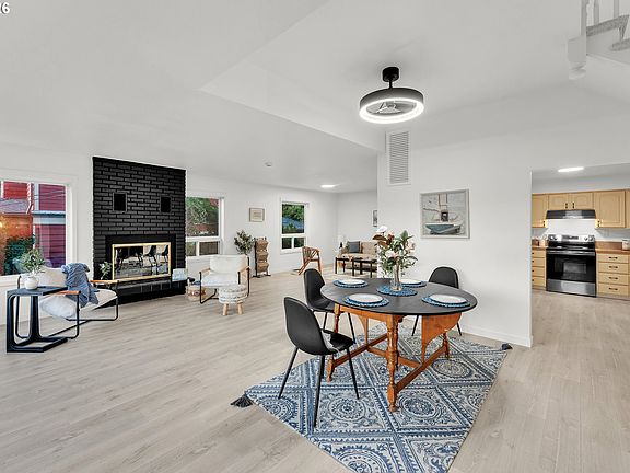 5th image of 682 39th St
