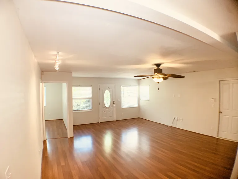 1080 Kupau St — Photo 4