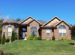 2018 Leanders Rd, Floyds Knobs, IN 47119