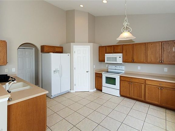 3rd image of 17 NW 32nd Pl