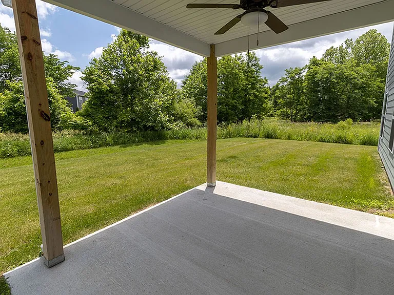 2801 Amberwood Ct — Photo 43