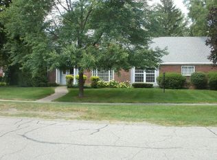 19020 Bungalow Dr, Lathrup Village, MI 48076