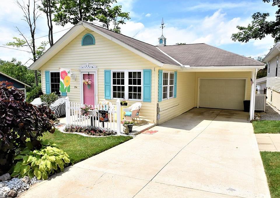 1st image of 194 Brookshore Dr