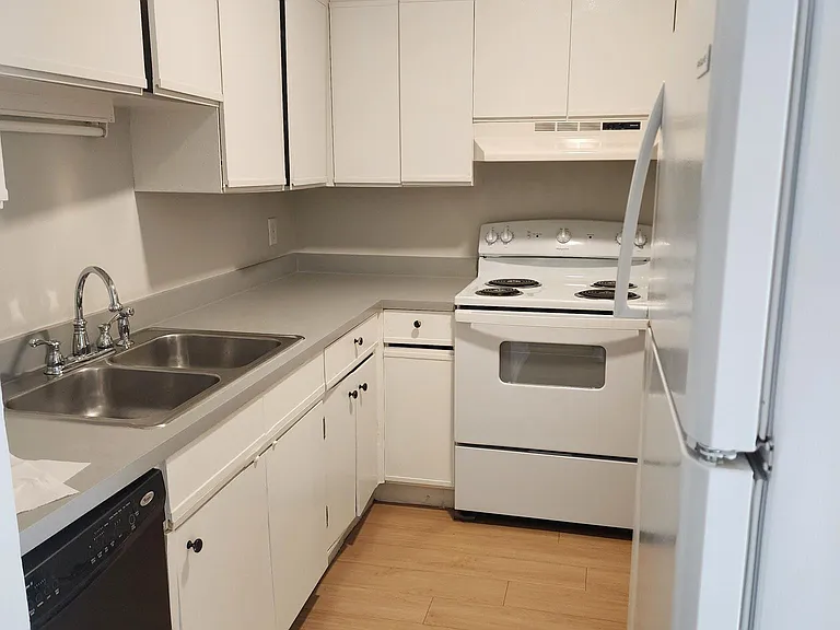 2491 Realm St — Photo 12