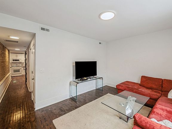 4th image of 3221 N California Ave APT G
