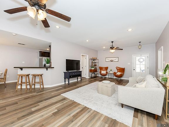 3rd image of 14148 Martinique Dr