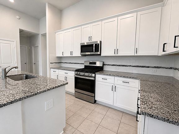 4th image of 602 Alaska Cedar Dr