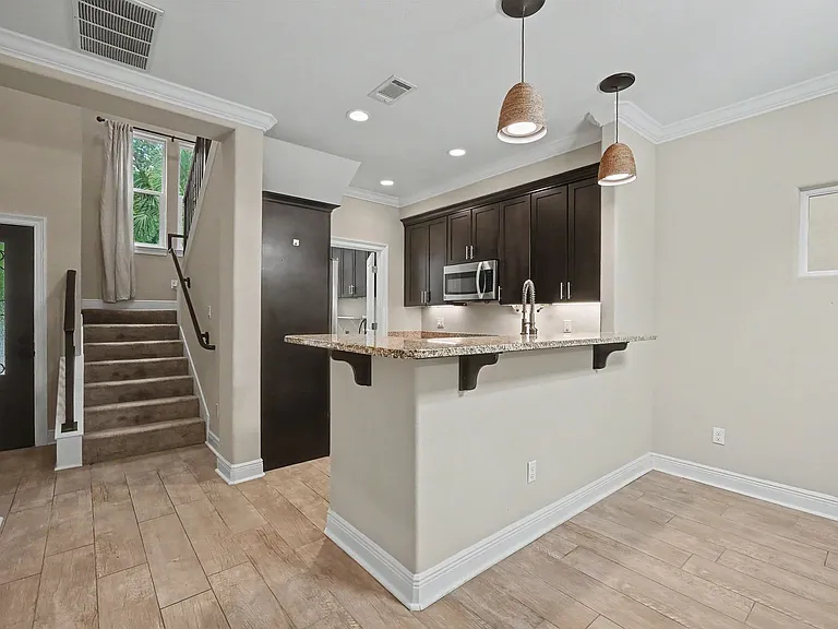 490 Soundview Ct — Photo 13