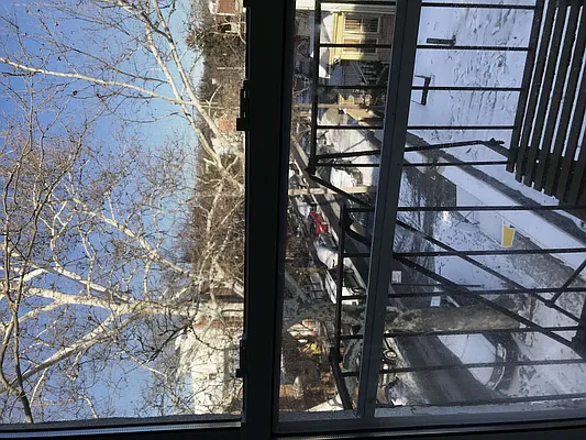 Rented by 18 REALTY | media 22