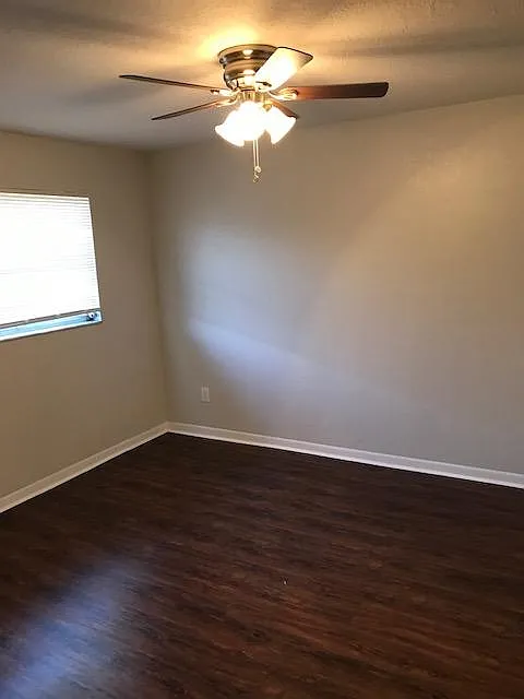 2 bed, 800 sqft, $1,300 — Photo 4