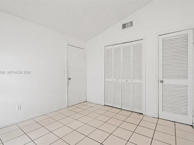 6916 SW 37th St — Photo 12